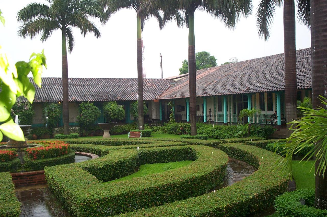 Hotel El Convento Leon Nicaragua Exterior photo