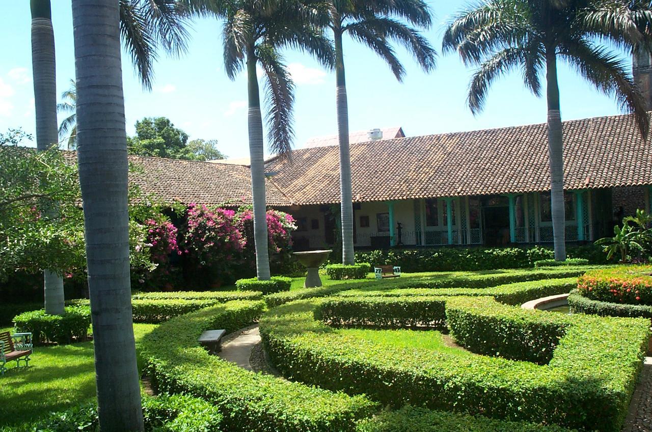 Hotel El Convento Leon Nicaragua Exterior photo