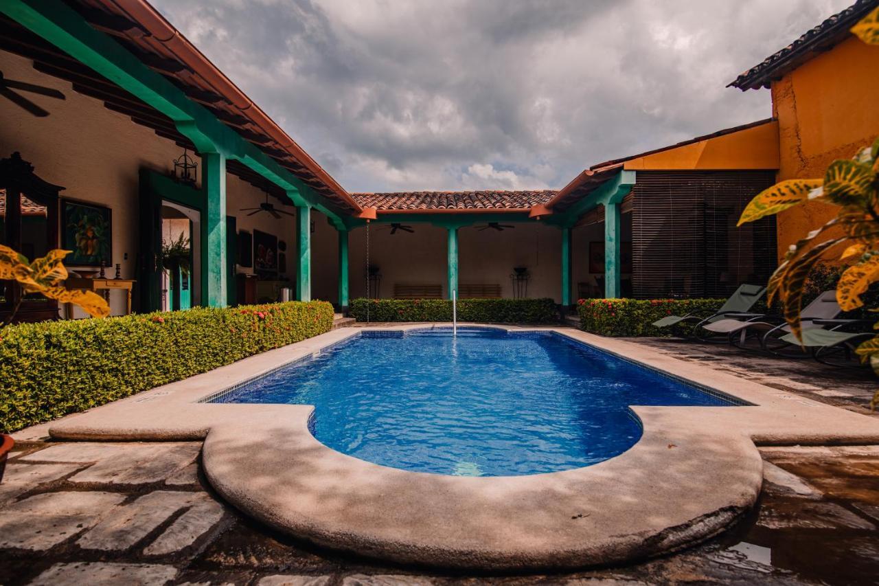 Hotel El Convento Leon Nicaragua Exterior photo